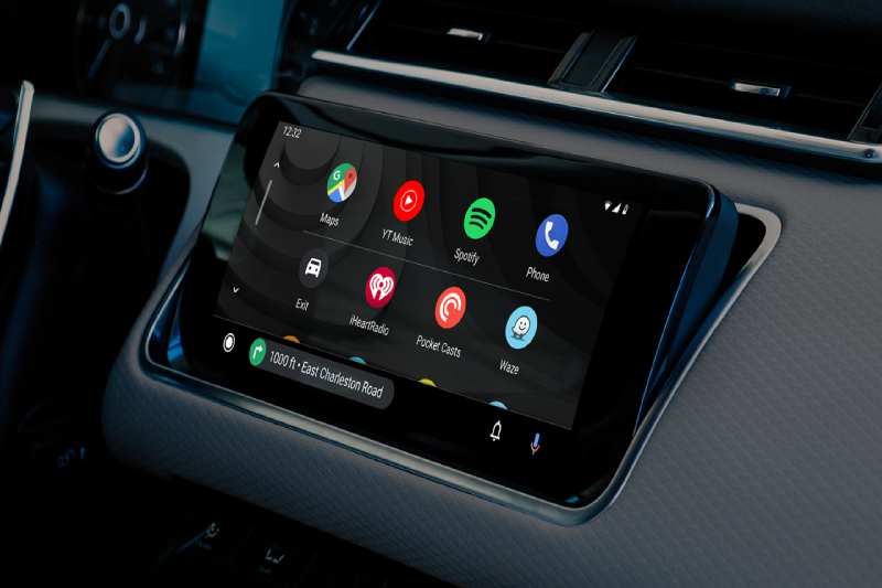 For some reason, Google is adding AI to Android Auto