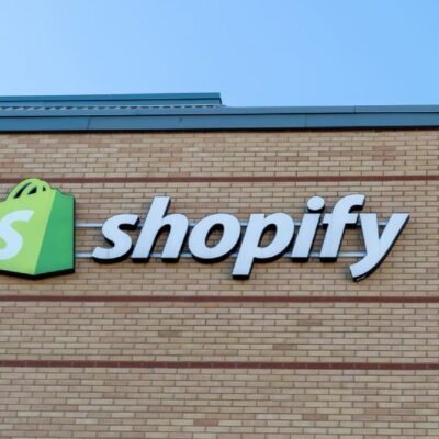 Shopify is Launching a Product Image Editor Driven by AI